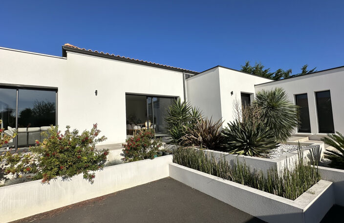 VILLA MODERNE DE 193 M2  AVEC PISCINE - 4 CMABRES + STUDIO I — photo 2