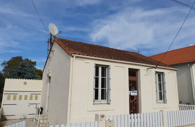 vente maison 117 000 € à proximité de Pisany (17600)