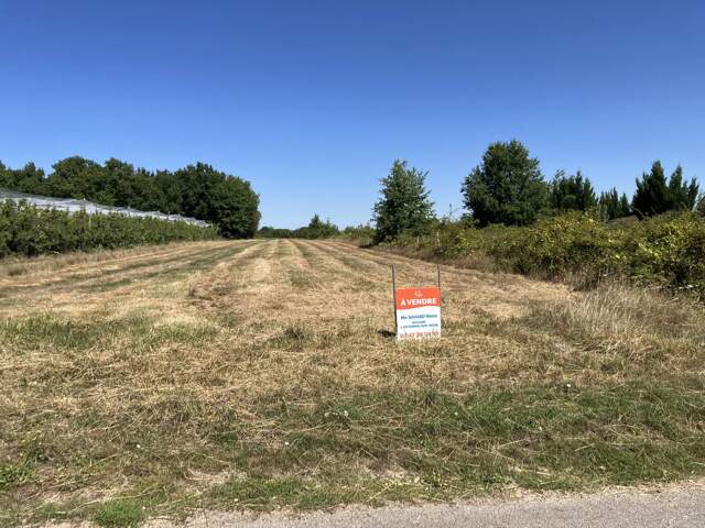 Terrain 1212 m² à Pont-de-Ruan — photo du bien