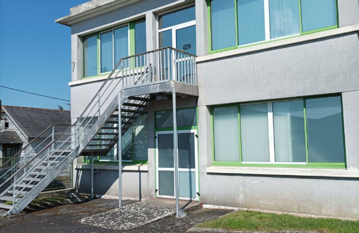 22 -ST BRIEUC -  BUREAUX  DE 436 M2 m2 SUR TERRAIN DE  2000 M2 — photo 2
