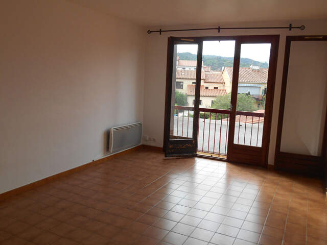 APPARTEMENT F3 AVEC PLACE DE PARKING ET CAVE — photo du bien