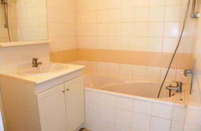 A LOUER PLEDRAN APPARTEMENT T2 — photo 4