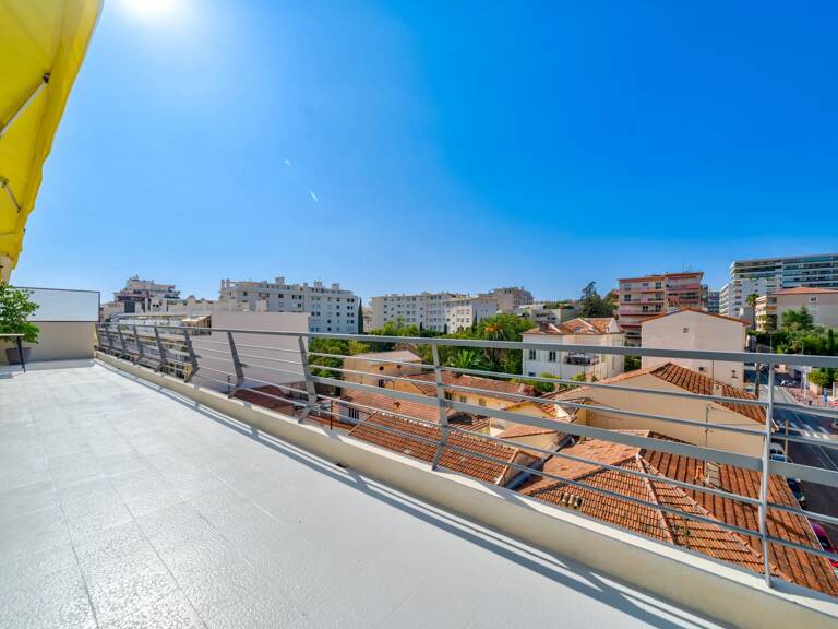 CANNES ANGLAIS SUPERBE APPARTEMENT 3 PIECES DERNIER ETAGE TERRASSES GARAGE ET CAVE — photo 1