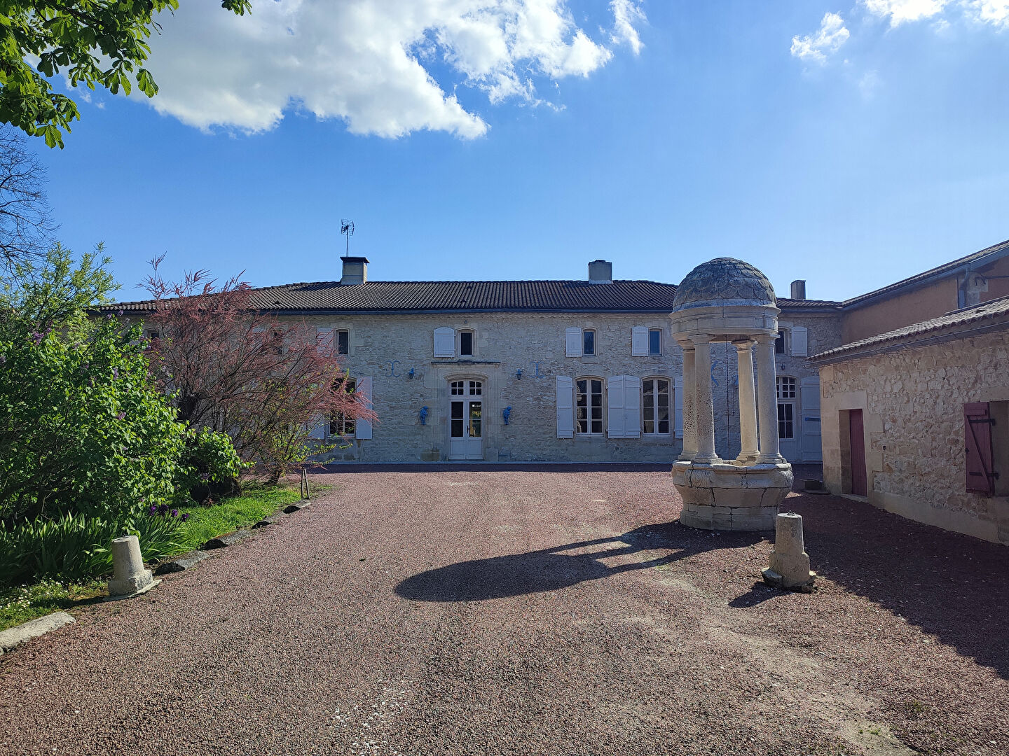 Villa / Maison  T16 à vendre Blaye 33390