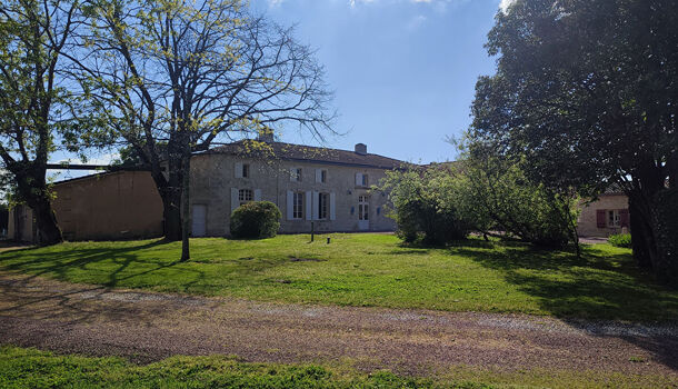 Villa / Maison 16 pièces  à vendre Blaye 33390