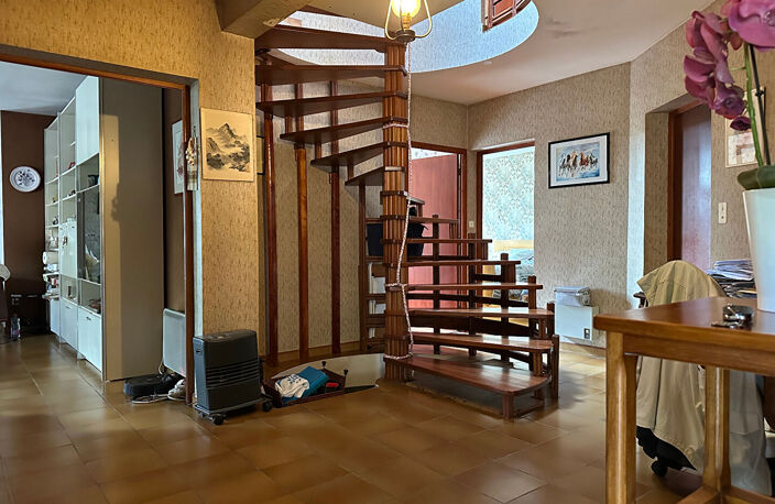A VENDRE - Maison d'habitation de type 4 et son jardin attenant - LA CANOURGUE — photo 5