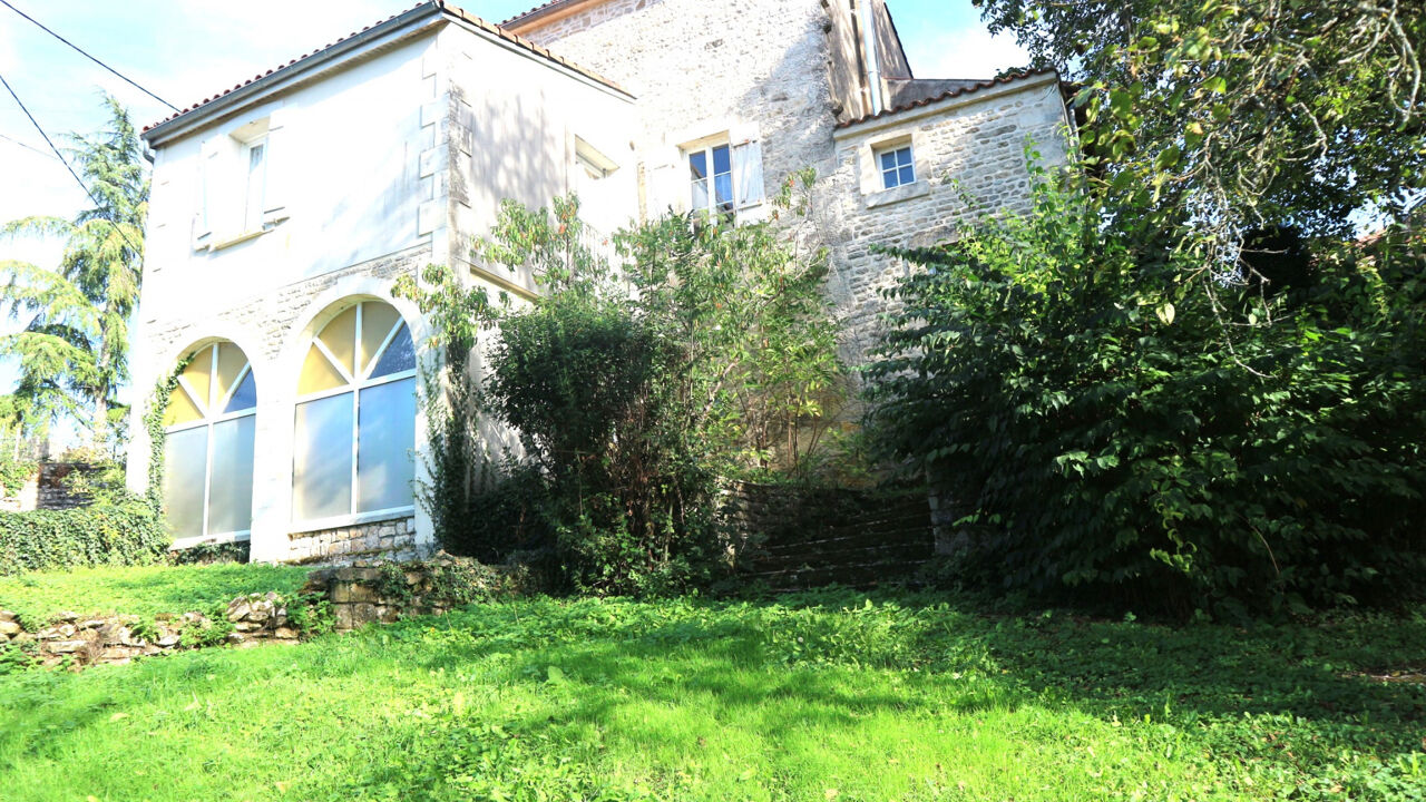 maison 8 pièces 190 m2 à vendre à Coulonges-sur-l'Autize (79160)