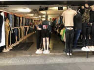 UN GRAND  MAGASIN DE 186M2  A  SAINT-DENIS - RUE PIETONNE - — photo 2
