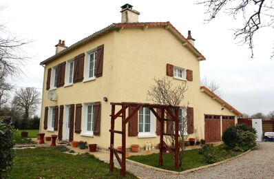 vente maison 190 000 € à proximité de Roumazières-Loubert (16270)