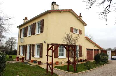 vente maison 190 000 € à proximité de Saint-Claud (16450)