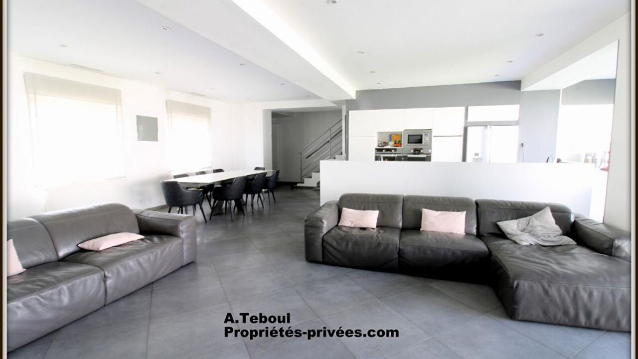 maison 6 pièces 260 m2 à vendre à Villeurbanne (69100)