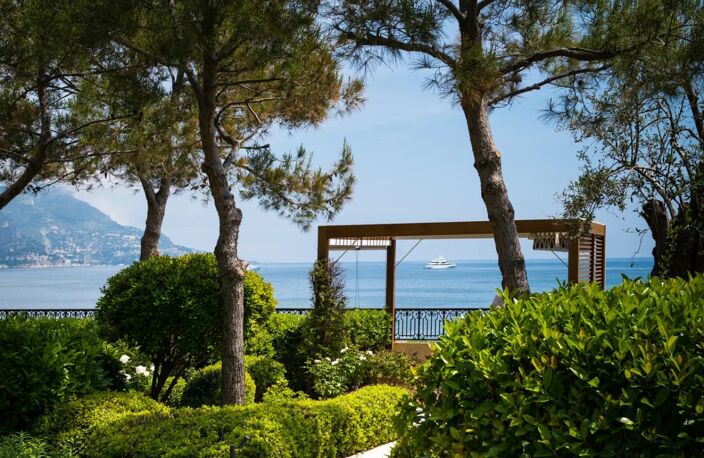 Location annuelle Saint-Jean-Cap-Ferrat: Magnifique villa "pieds dans l'eau" — photo 5