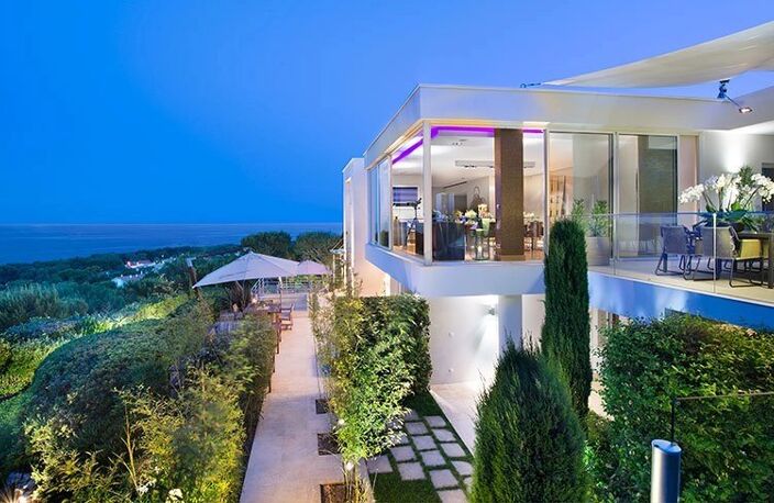 Location annuelle CAP FERRAT : Splendide villa moderne avec vue mer — photo 3