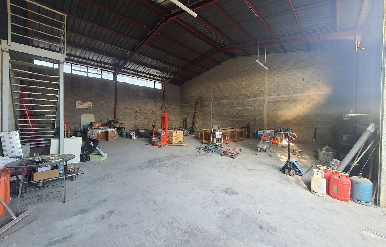 commerce  pièces 200 m2 à louer à Vendargues (34740)