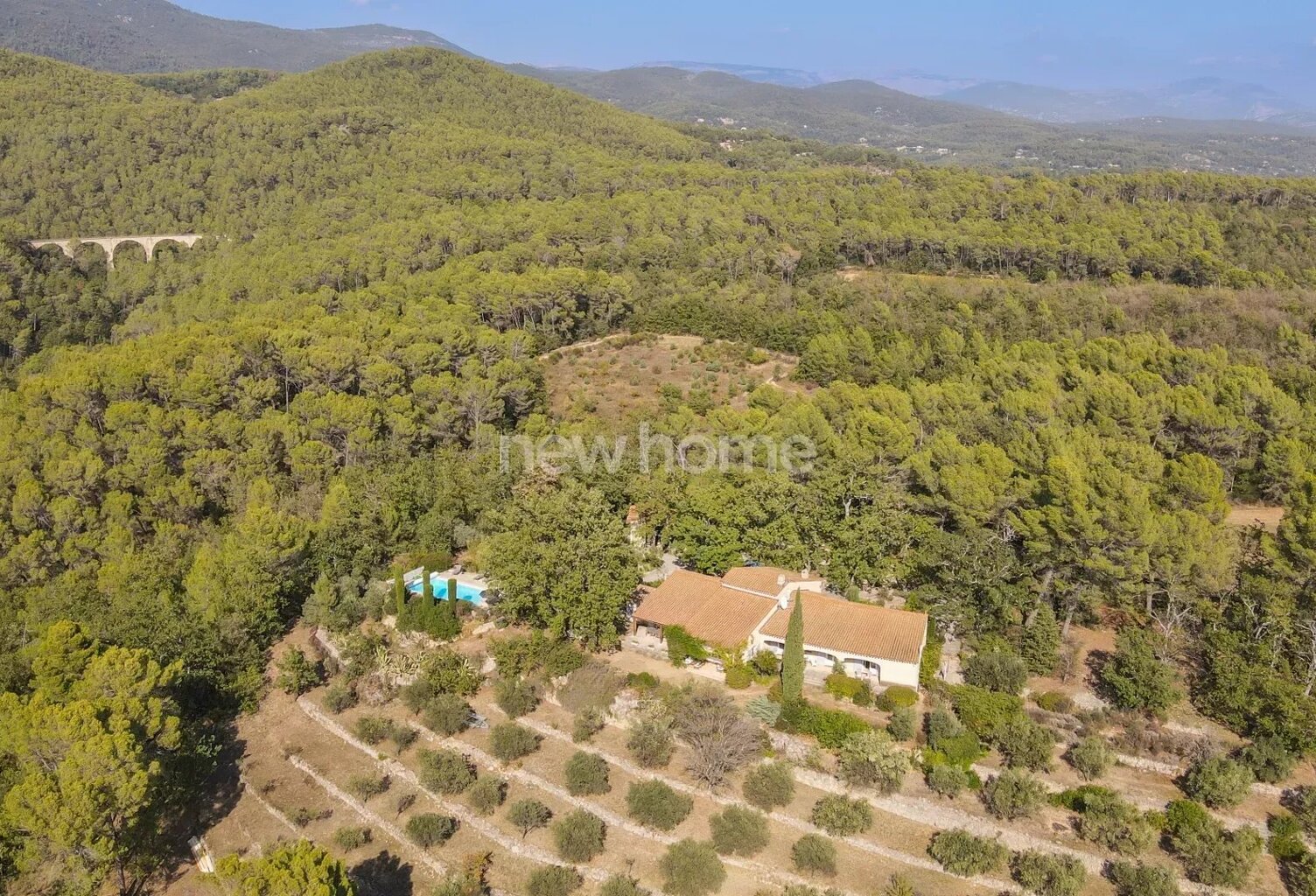 Vente maison 5 pièces 225 m² Seillans (83440) — photo 1