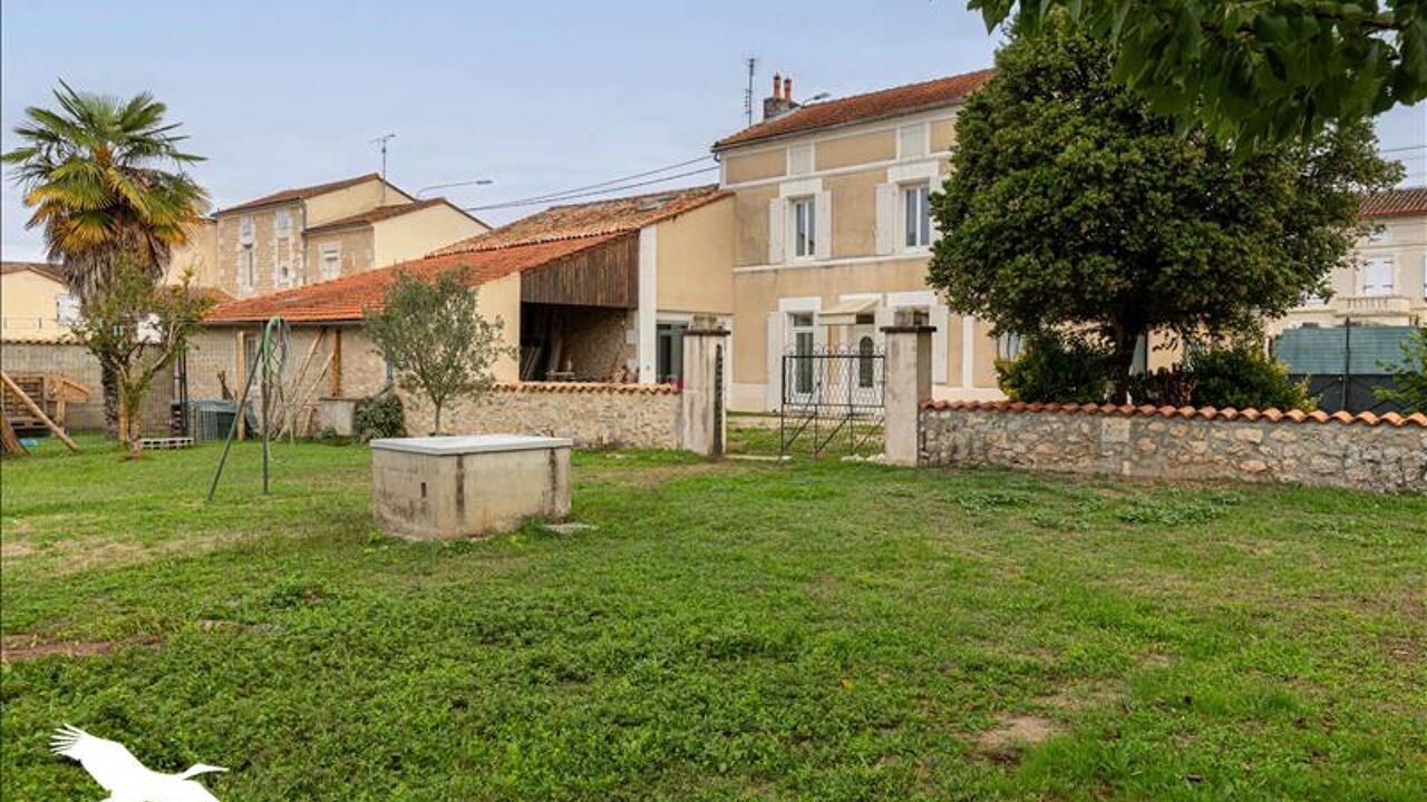 maison 4 pièces 115 m2 à vendre à Saint-Yrieix-sur-Charente (16710)