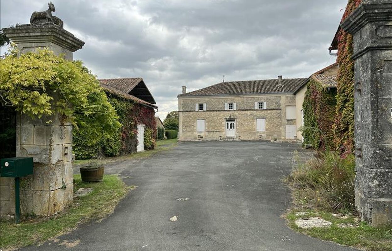 maison 6 pièces 220 m2 à vendre à La Magdeleine (16240)