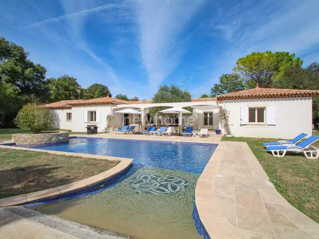 Magnifique Villa de Plain-Pied avec Piscine sur 3000 m² de Te... — photo du bien
