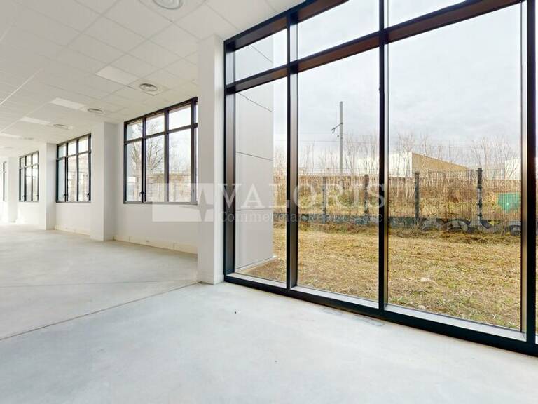 BUREAUX à LOUER — photo 1