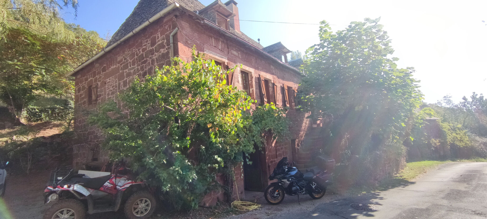 Villa / Maison  T4 à vendre Villecomtal 12580