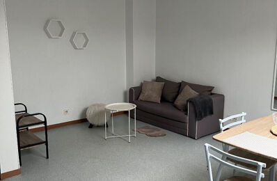 location appartement 380 € CC /mois à proximité de Smarves (86240)