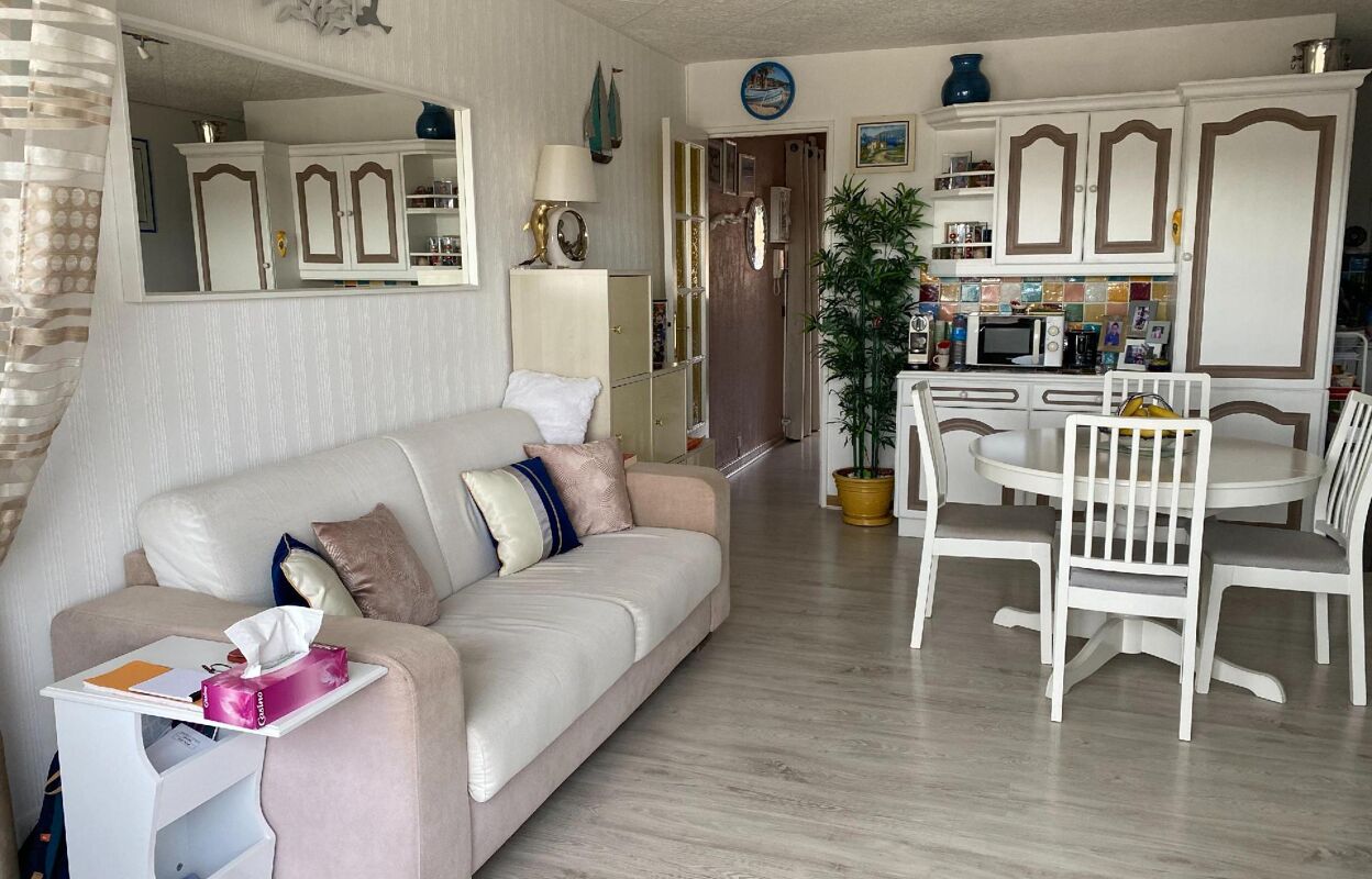 appartement 2 pièces 45 m2 à vendre à Le Lavandou (83980)