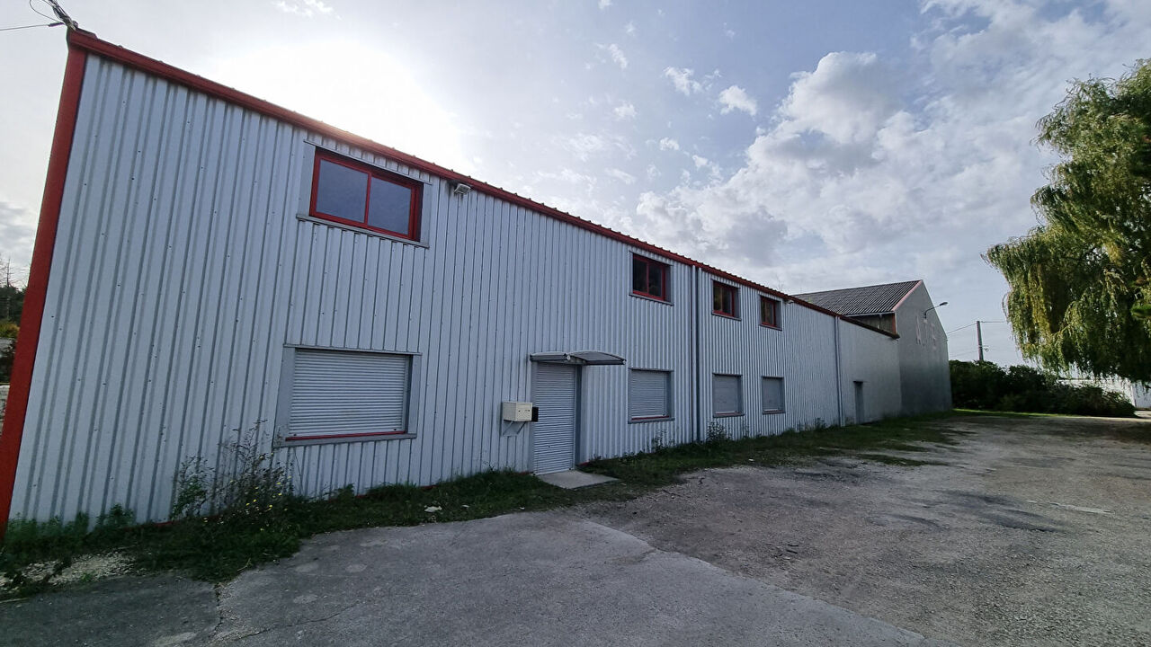 local industriel 10 pièces 1700 m2 à vendre à Venizy (89210)