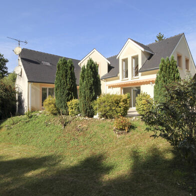 Maison 8 pièces 365700 €