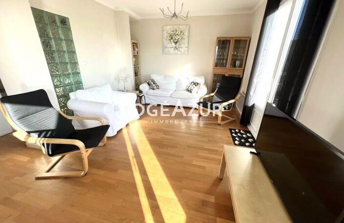 LOCATION SAISONNIÈRE - APPARTEMENT 4 COUCHAGES - JUAN LES PINS — photo 2