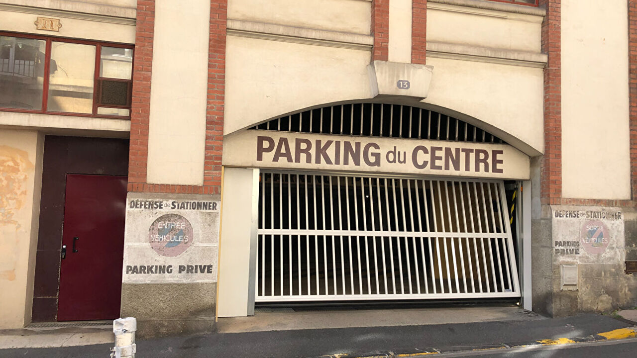 garage  pièces 10 m2 à louer à Reims (51100)
