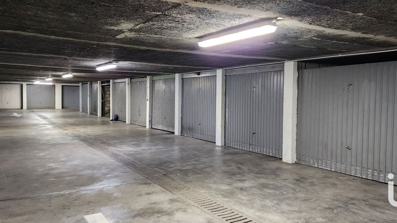 garage  pièces 12 m2 à vendre à Évry-Courcouronnes (91000)