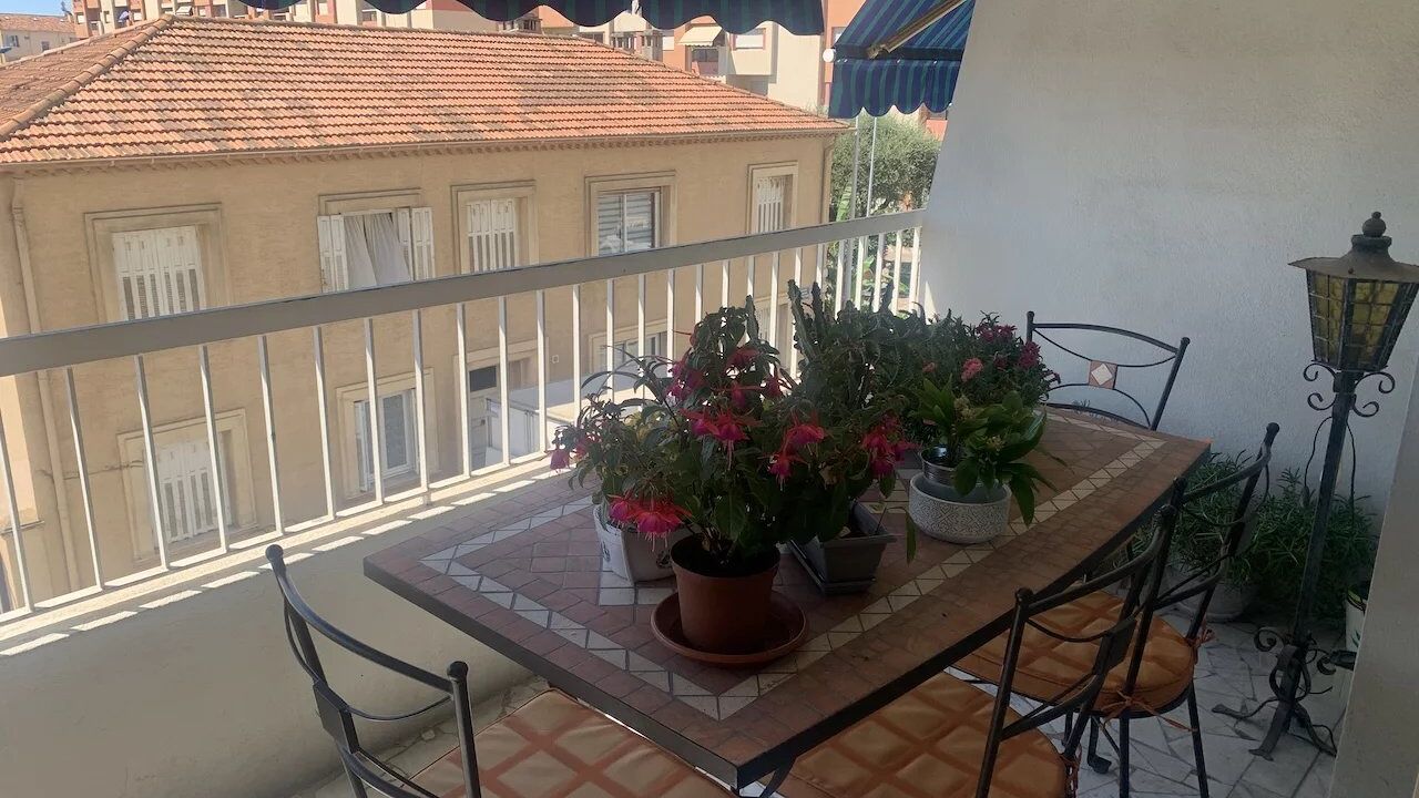 appartement 2 pièces 47 m2 à Cagnes-sur-Mer (06800)