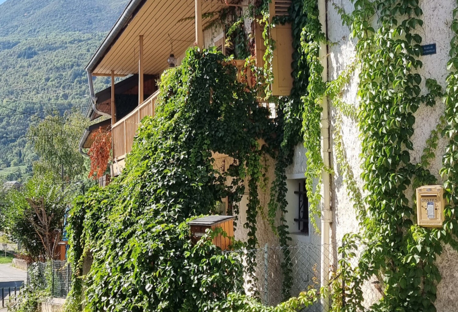 Grande maison de village à acheter à Saint-Jean-De-La-Porte — photo 1