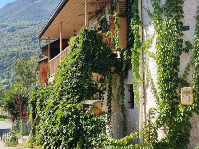 Grande maison de village à acheter à Saint-Jean-De-La-Porte — photo du bien