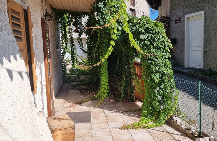Grande maison de village à acheter à Saint-Jean-De-La-Porte — photo 3