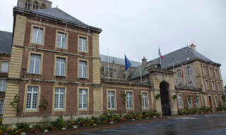 Commerce  610 m² à louer à Saint-Léonard (76400)