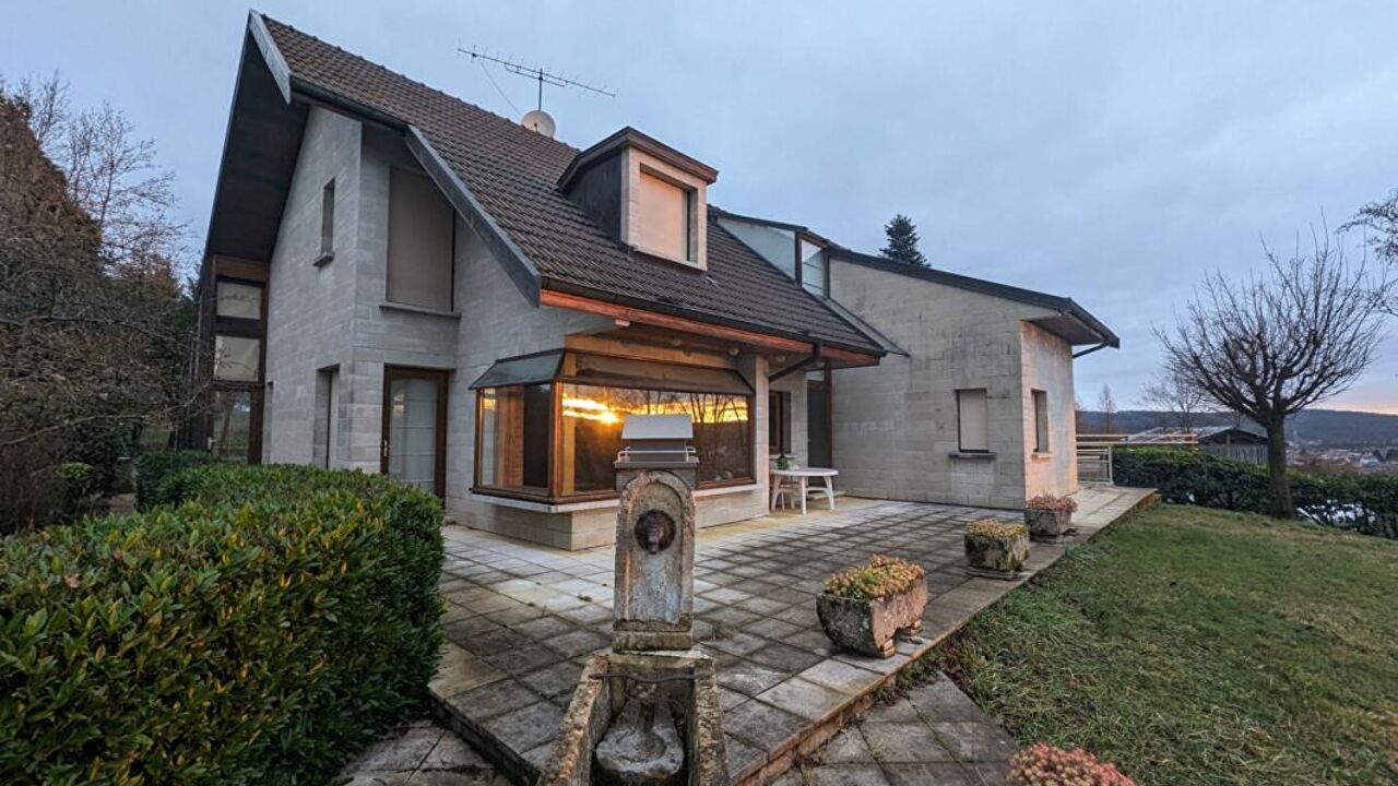 maison 11 pièces 261 m2 à vendre à L'Isle-sur-le-Doubs (25250)