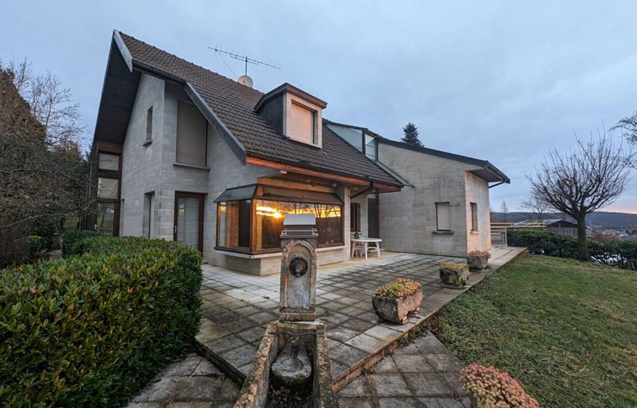 maison 11 pièces 261 m2 à vendre à L'Isle-sur-le-Doubs (25250)