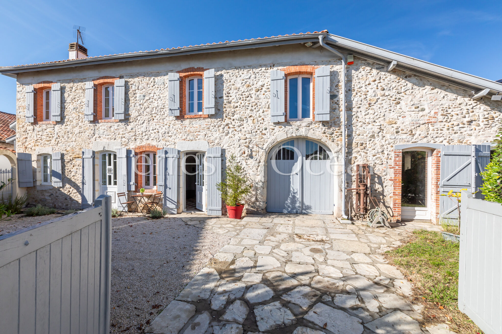 Villa / Maison  T8 à vendre Saint-Étienne-d'Orthe 40300