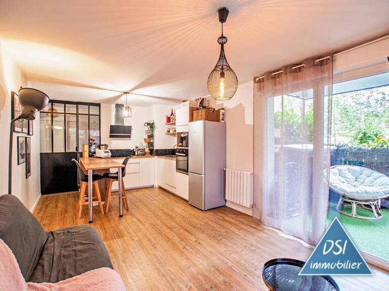 SAINT FONS - T3 - Appartement très lumineux - 56m² - Terrasse 15m² - Parking - 169 000 € — photo 1