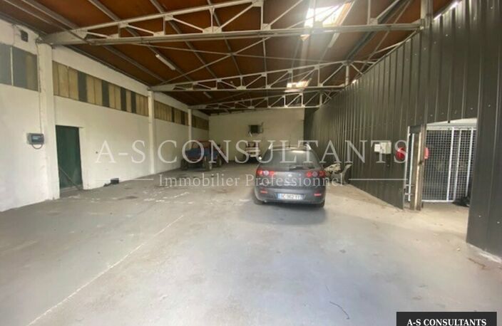 LOCAL COMMERCIAL/PROFESSIONEL à louer — photo 2
