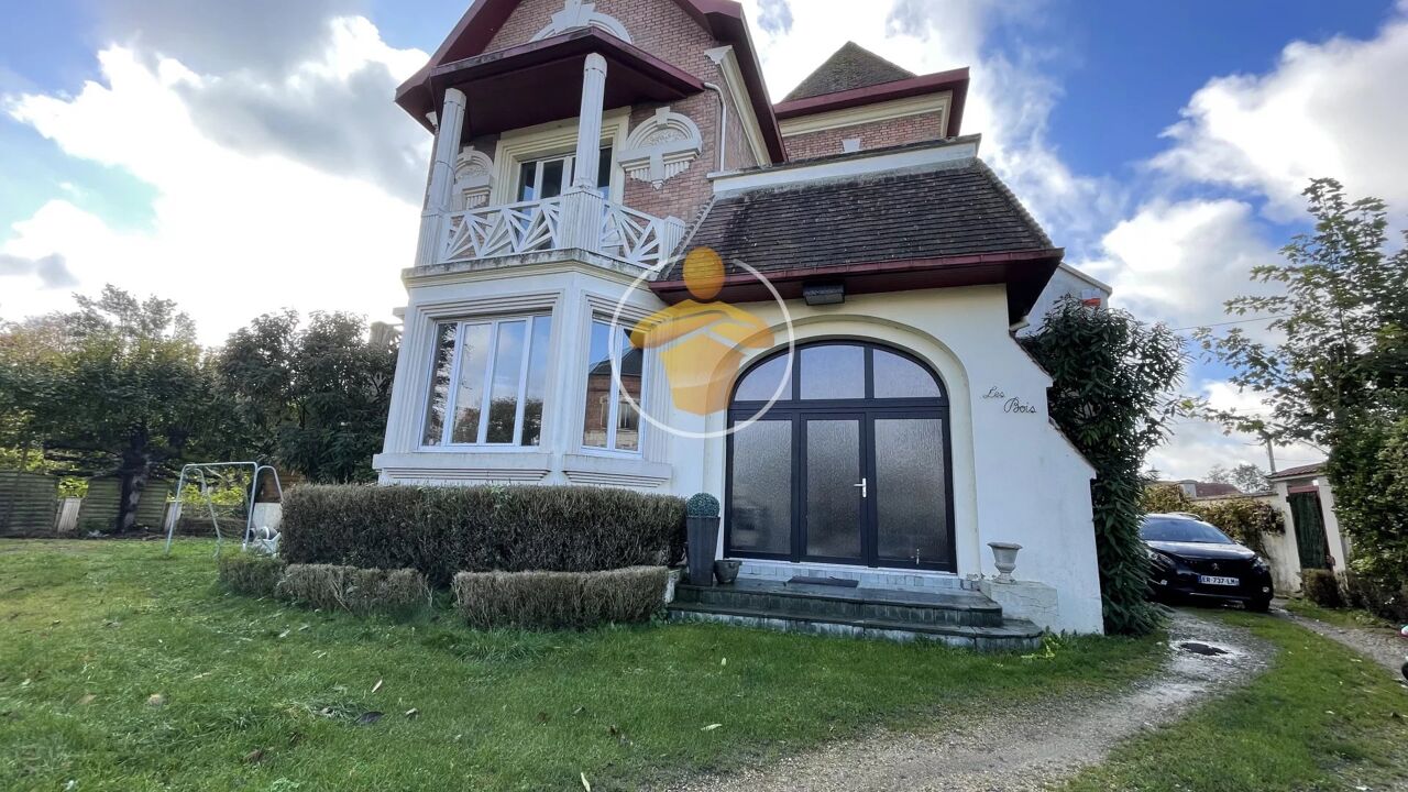 maison 10 pièces 300 m2 à vendre à La Fère (02800)