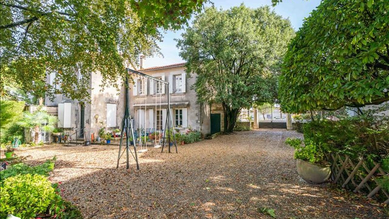 maison 11 pièces 408 m2 à vendre à Barbezieux-Saint-Hilaire (16300)