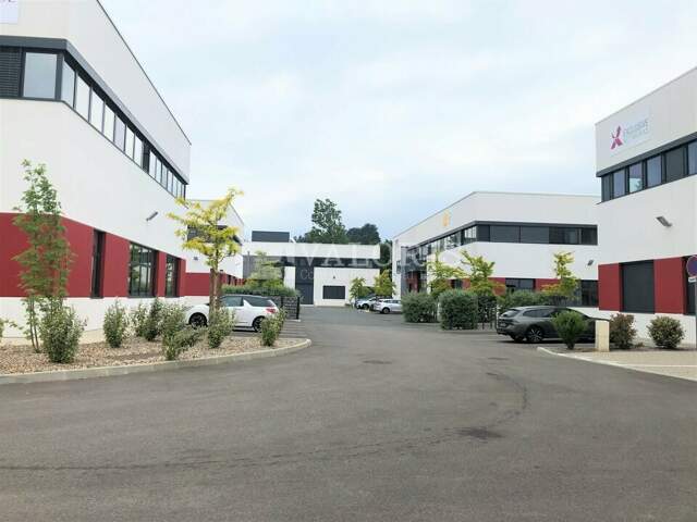 BUREAUX à LOUER — photo du bien