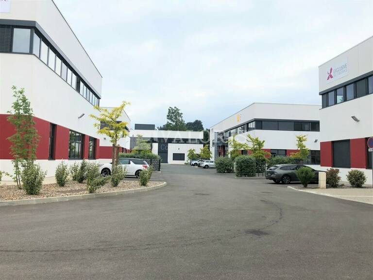 BUREAUX à LOUER — photo 1