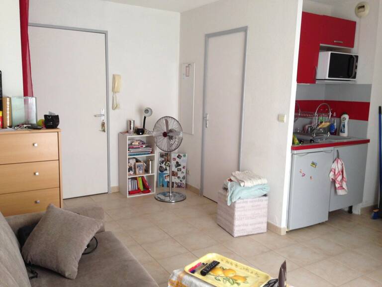 AGREABLE STUDIO AVEC BALCON — photo 1
