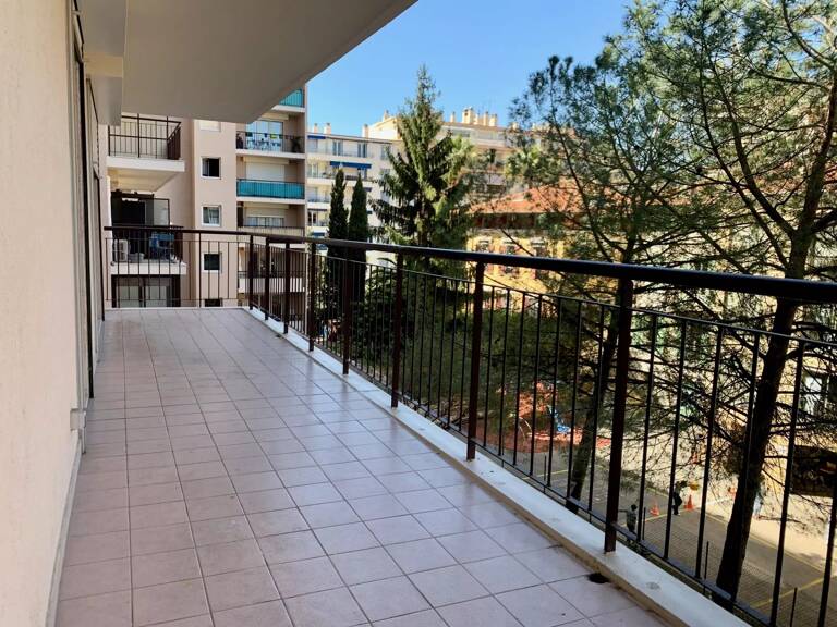 Superbe studio  avec terrasse — photo 1