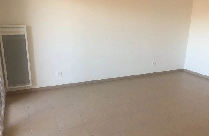 2 PIECES AVEC TERRASSE — photo 2