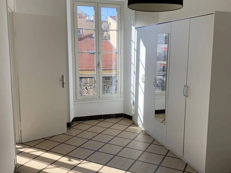 SUPERBE 3 P — photo 1