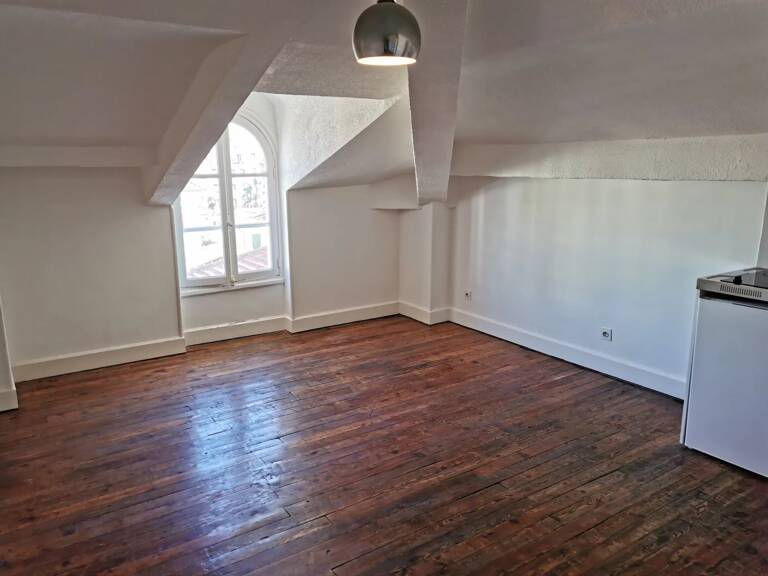 CHARMANT STUDIO LUMINEUX — photo 1
